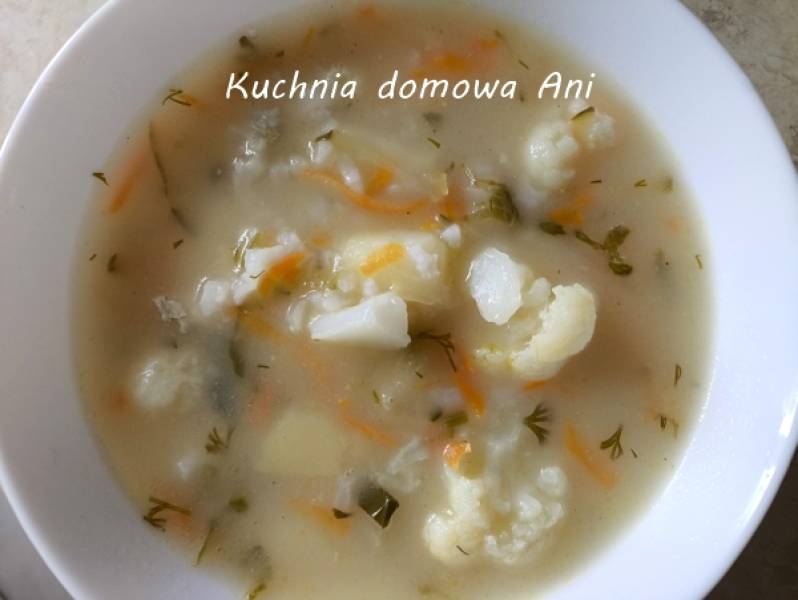 Zupa ogórkowa z kalafiorem