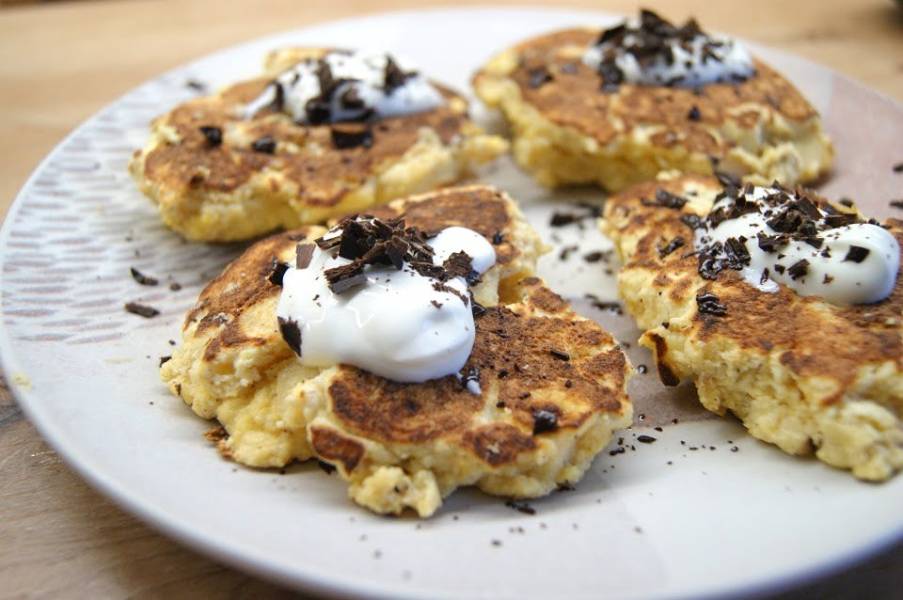 Placki na mące kokosowej i bambusowej z jabłkiem