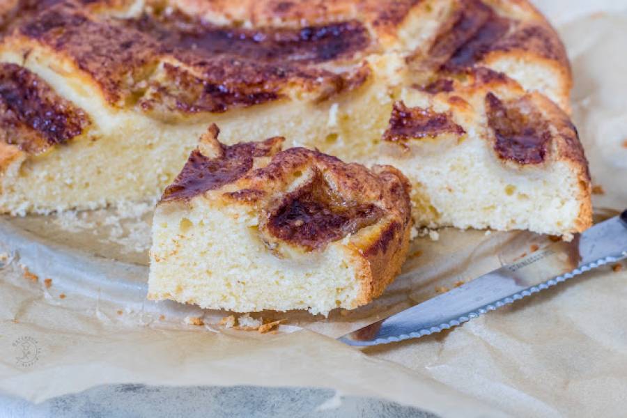 Ucierane Ciasto Z Bananami I Cynamonową Posypką