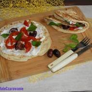 Błyskawiczne placki z papryką i ricottą