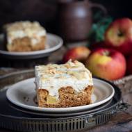 Miodowe z jabłkami i kremem chałwowym