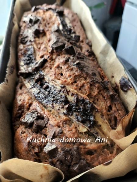 Chlebek bananowy z orzechami