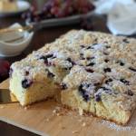 Ciasto jogurtowe z borówkami i kruszonką