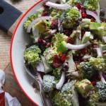 Listopadowa sałatka z surowego brokułu z żurawiną