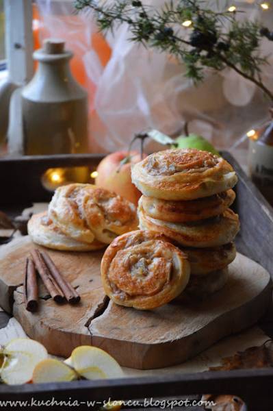 Rozkoszne cynamonki z mascarpone, jabłkami i gruszką