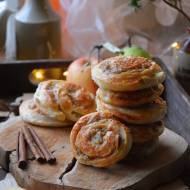 Rozkoszne cynamonki z mascarpone, jabłkami i gruszką