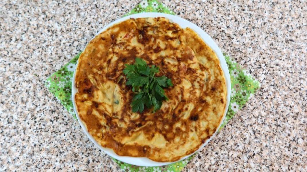 Wytrawne naleśniki z kiełbasą, papryką i serem+ film