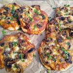 Pizzerinki z pieczarkami i mozzarellą