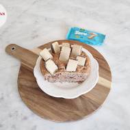 Ciasto gryczane z bananem, śliwką i wafelkami czekoladowymi