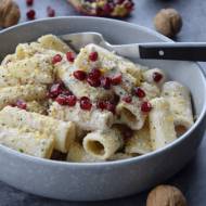 Makaron z orzechami włoskimi i granatem