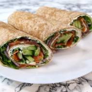 Tortilla z łososiem i warzywami + film