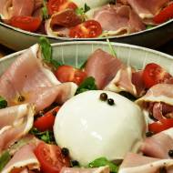 Burrata z szynką dojrzewającą