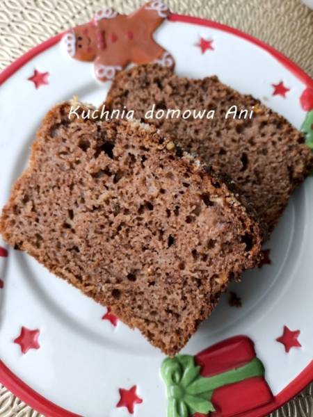 Szybki piernik z jabłkami i posypką orzechową