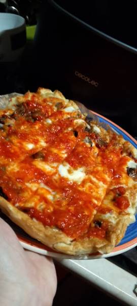 szybka a'la pizza z francuskiego ciasta z airfryer...