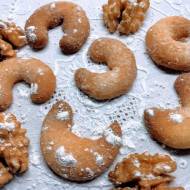 Bardzo kruche rogaliki orzechowe