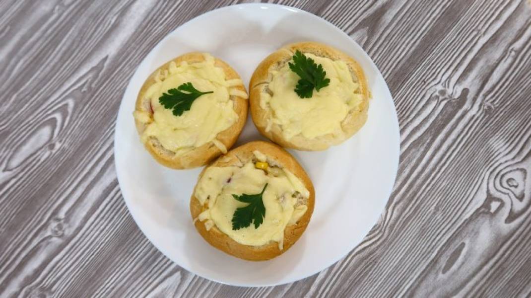 Kajzerki zapiekane z tuńczykiem i warzywami + film