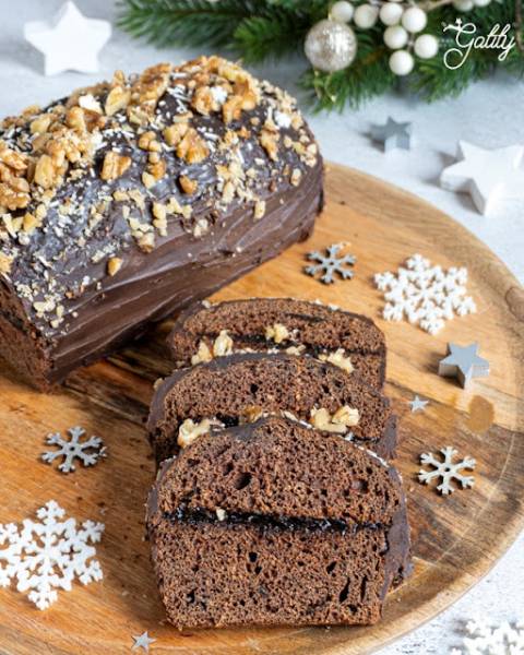 Błyskawiczny piernik z polewą czekoladową