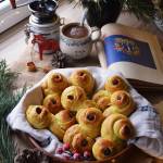 Lussekatter - szwedzkie bułeczki szafranowe św. Łucji