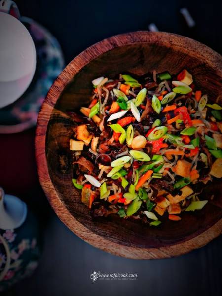 Azjatycki Street Fast Food z tofu i warzywami