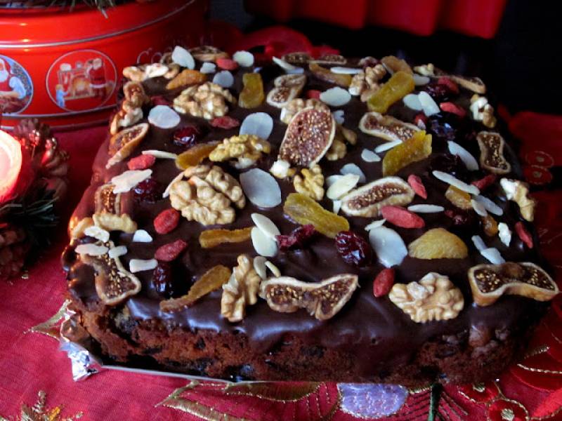 Korzenne ciasto pełne bakalii