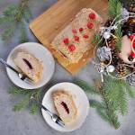 Rolada bezowa z kremem piernikowym i malinową konfiturą