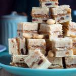 Wafle z orzeszkami i rodzynkami