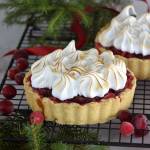 Tartaletki żurawinowo-jabłkowe z bezą włoską