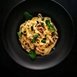 Tagliatelle alla Greece z fetą i miętą