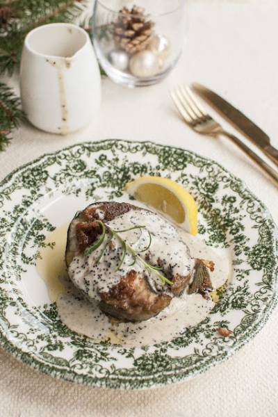 Jesiotr w sosie z makiem