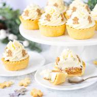 Babeczki z jabłkami i kremem z białej czekolady