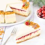 Sernik z musem piernikowym i konfiturą z żurawiny