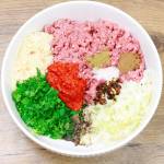 Fırında köfte z ziemniakami Hasselback