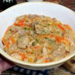 Gulasz z golonek indyka z warzywami w sosie własnym