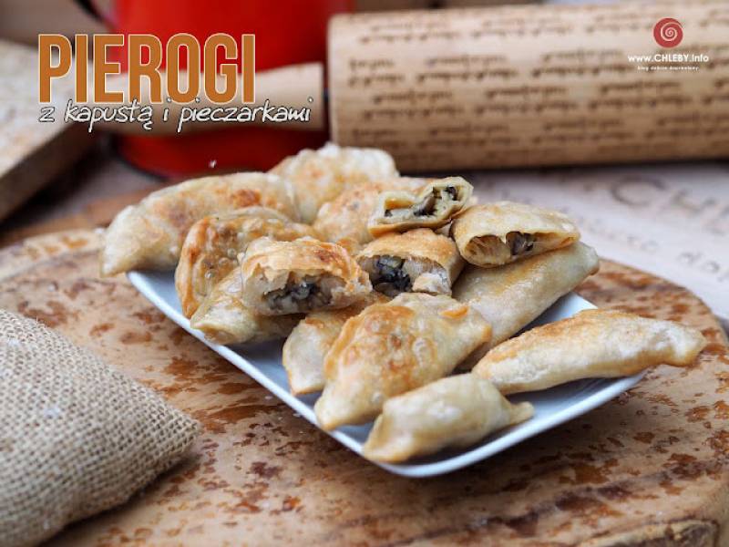 Pierogi z kapustą i pieczarkami