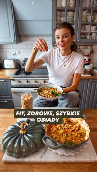 Kapusta pekińska słodko kwaśna z orzeszkami ziemnymi, fit obiad.