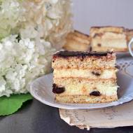 Klasyczny sernik gotowany na kruchym spodzie