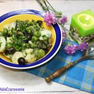 Patatosalata - sałatka ziemniaczana z oliwkami, koperkiem i kaparami