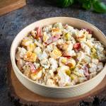 Sałatka makaronowa z halloumi