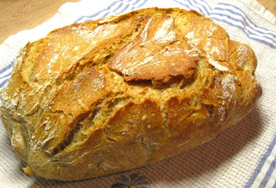 Wspaniały najłatwiejszy domowy chleb pszenno-razowy z chrupiąca skórką+FILM