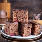 Wilgotny murzynek z wiśniówką