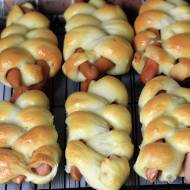 MINI CHAŁKI Z KIEŁBASĄ. KRUCHO-DROŻDŻOWE