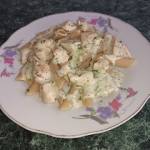 Kurczak w sosie serowo-śmietankowo-koperkowym z makaronem penne
