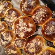 DROŻDŻÓWKI Z CZEKOLADĄ