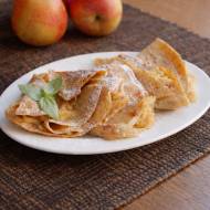 Naleśniki orkiszowe z jabłkami