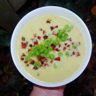 Zupa krem z selera naciowego z chrzanem i groszkiem