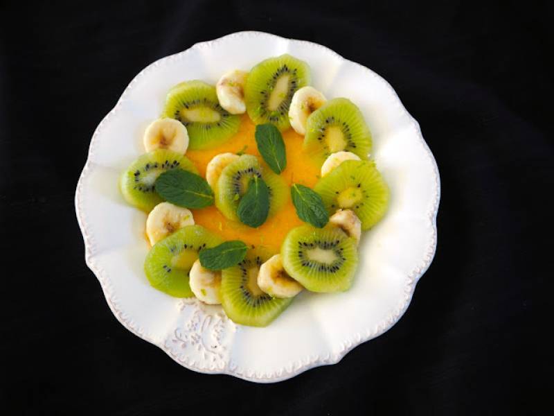CARPACCIO Z KIWI I BANANA Z KREMEM POMARAŃCZOWYM