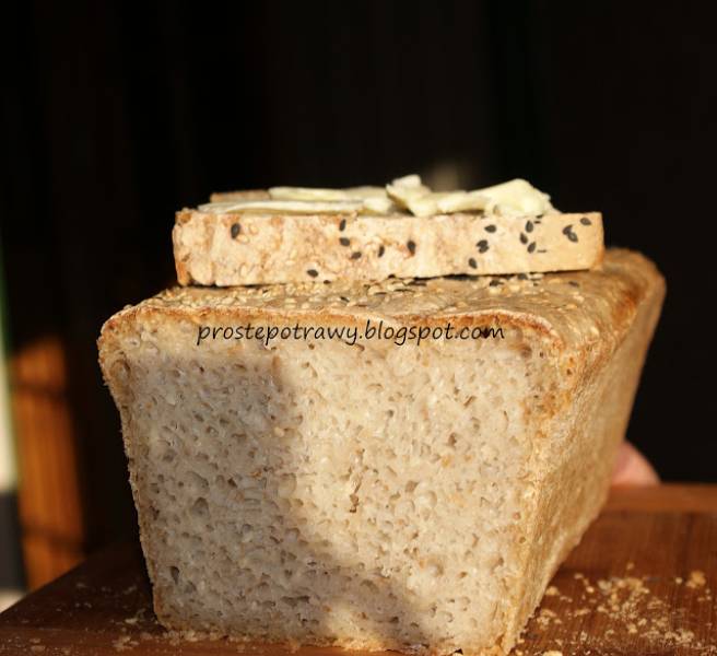 Chleb orkiszowo-pszenny z sezamem