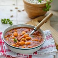 Fasolka po bretońsku – tradycyjny polski przepis krok po kroku