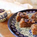 Proste ciasteczka orzechowo daktylowe bez pieczenia