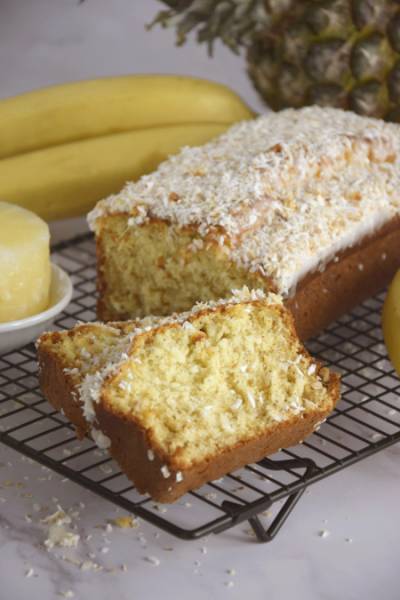 Ananasowo-kokosowy chlebek bananowy